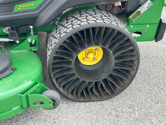 2023 John Deere Z970R Mower/Zero Turn