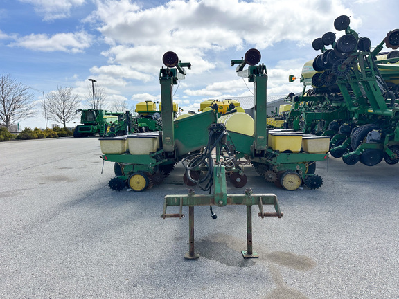 1985 John Deere 7000 Planter