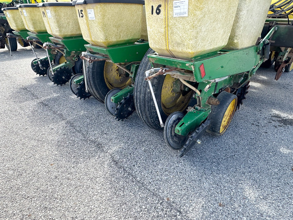1985 John Deere 7000 Planter
