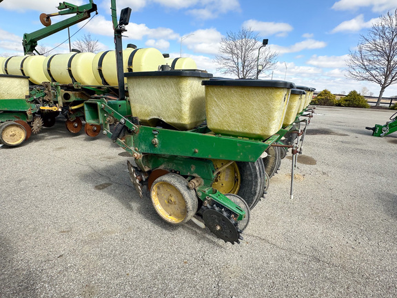 1985 John Deere 7000 Planter