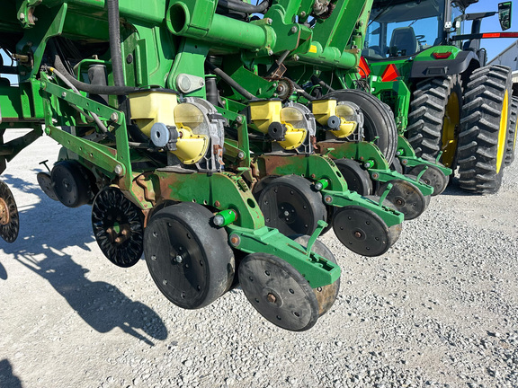2008 John Deere 1790 Planter