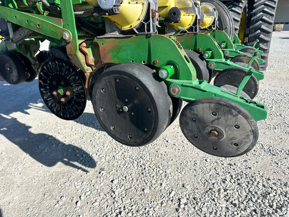 2008 John Deere 1790 Planter