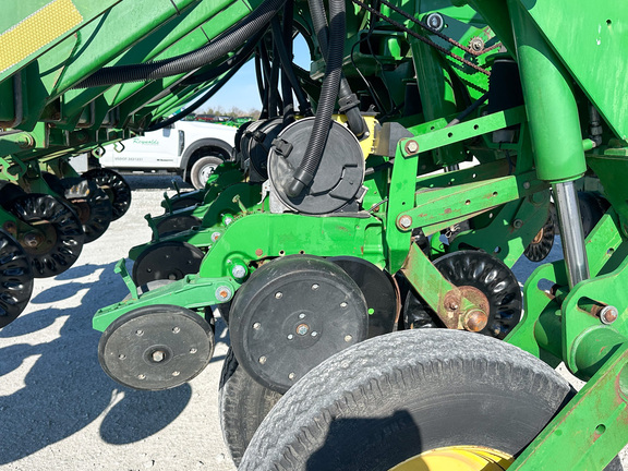2008 John Deere 1790 Planter