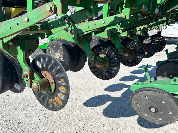 2008 John Deere 1790 Planter