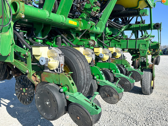 2008 John Deere 1790 Planter