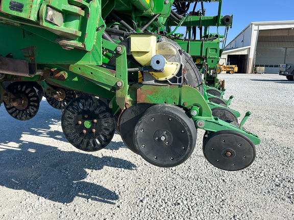 2008 John Deere 1790 Planter