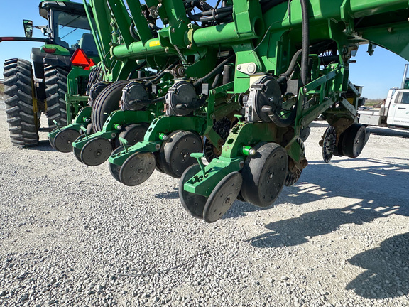 2008 John Deere 1790 Planter