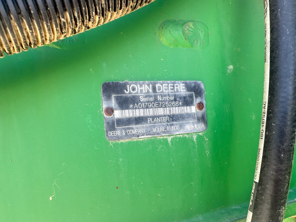 2008 John Deere 1790 Planter