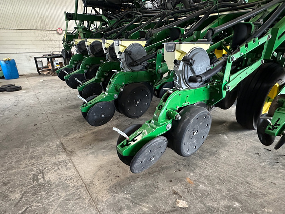 2015 John Deere 1795 Planter