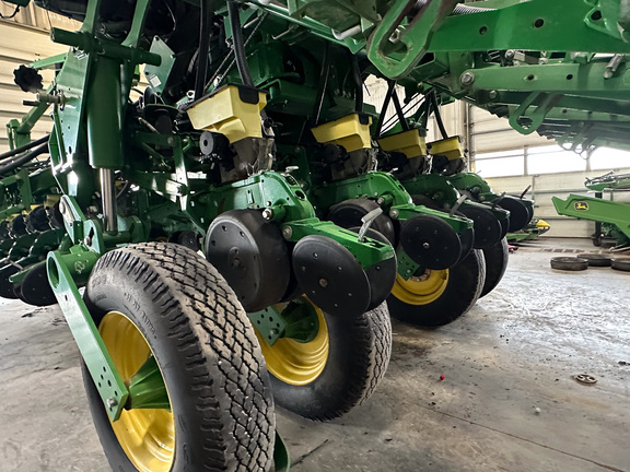 2015 John Deere 1795 Planter