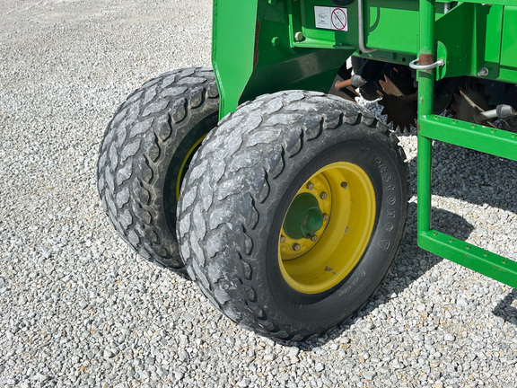 2009 John Deere 1990 Air Seeder