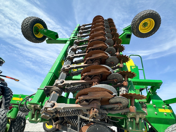 2009 John Deere 1990 Air Seeder