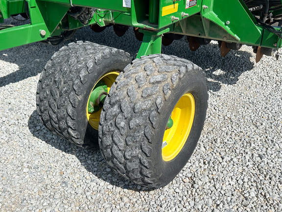 2009 John Deere 1990 Air Seeder