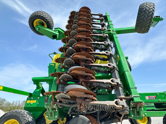 2009 John Deere 1990 Air Seeder