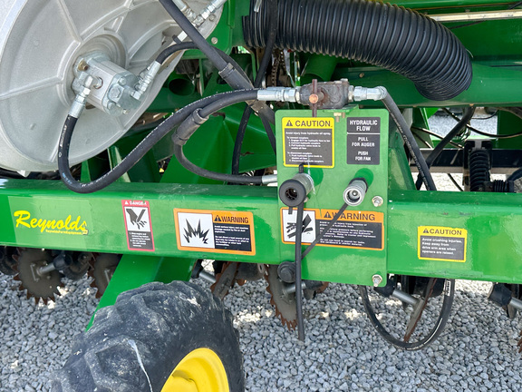 2009 John Deere 1990 Air Seeder