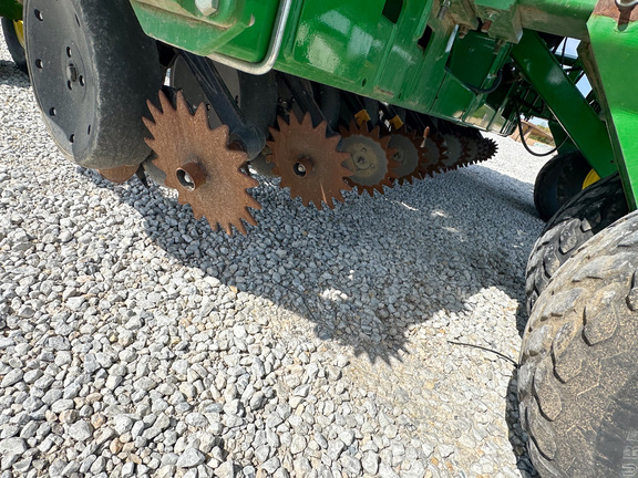 2009 John Deere 1990 Air Seeder