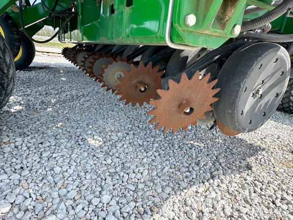 2009 John Deere 1990 Air Seeder