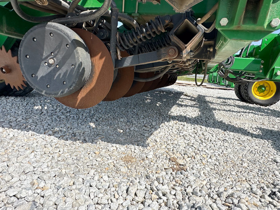 2009 John Deere 1990 Air Seeder