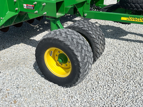 2009 John Deere 1990 Air Seeder