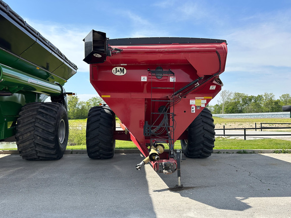 J&M 875-18 Grain Cart