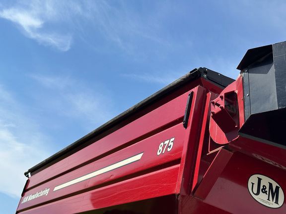 J&M 875-18 Grain Cart
