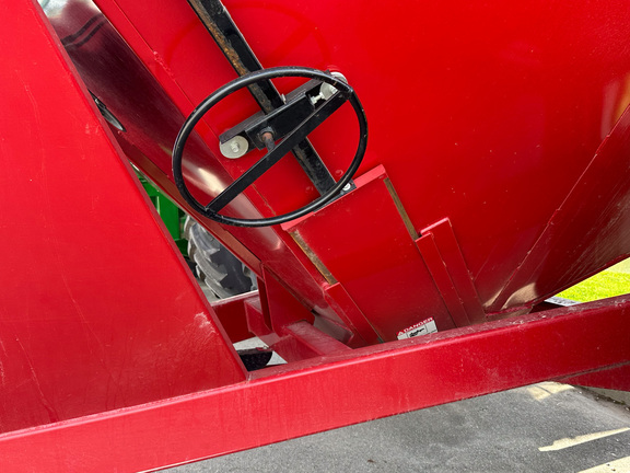 J&M 875-18 Grain Cart