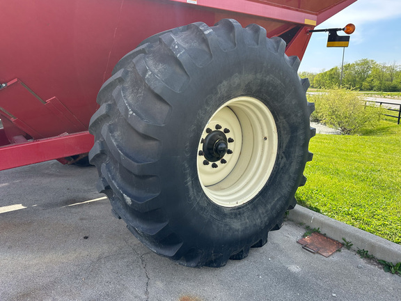 J&M 875-18 Grain Cart