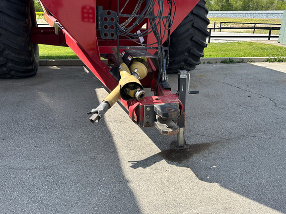 J&M 875-18 Grain Cart