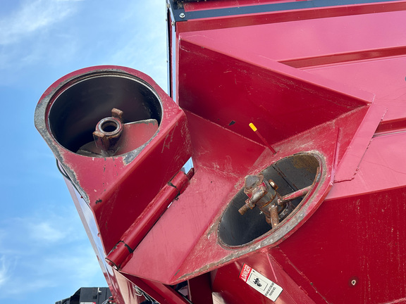 J&M 875-18 Grain Cart