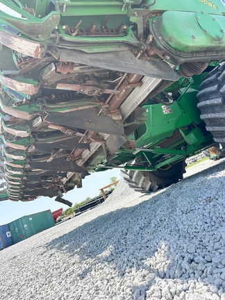 2013 John Deere 608C Header Corn Head