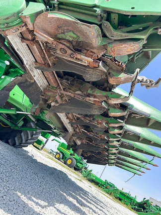 2013 John Deere 608C Header Corn Head