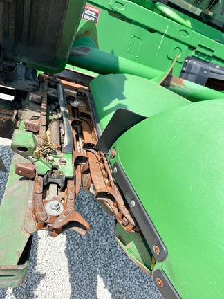 2013 John Deere 608C Header Corn Head