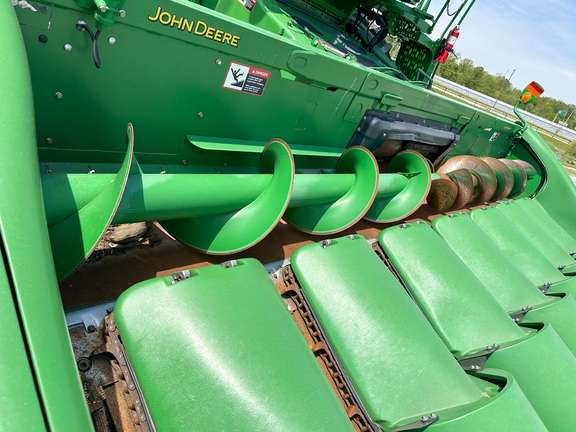 2013 John Deere 608C Header Corn Head