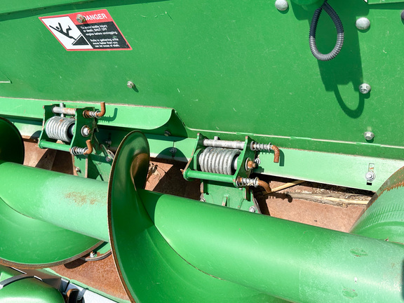 2013 John Deere 608C Header Corn Head