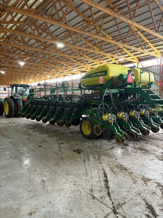 2011 John Deere DB60 Planter