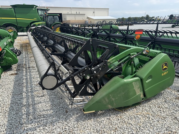 2010 John Deere 635F Header Combine
