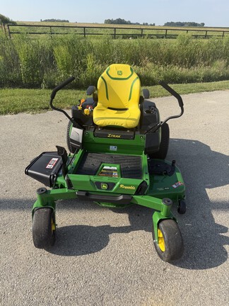 2026 John Deere Z330R Mower/Zero Turn