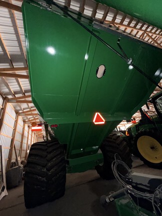 2022 J&M 1312-20 Grain Cart