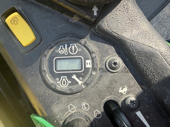 2022 John Deere Z950M Mower/Zero Turn