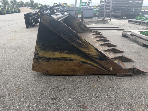 John Deere 78" Tooth Bucket Misc
