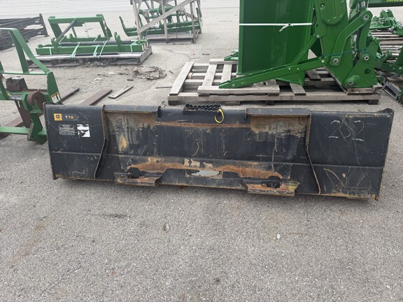 John Deere 78" Tooth Bucket Misc