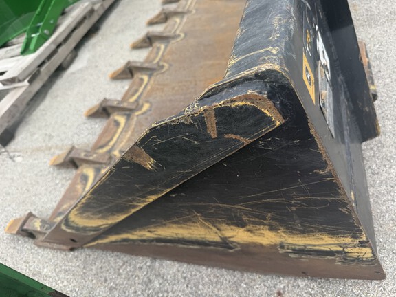 John Deere 78" Tooth Bucket Misc