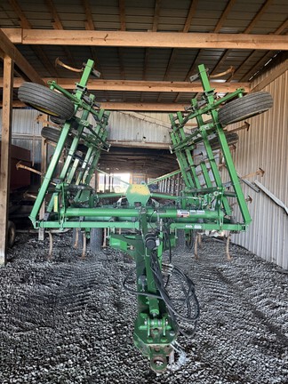 2012 John Deere 2210 Field Cultivator