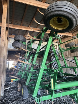 2012 John Deere 2210 Field Cultivator