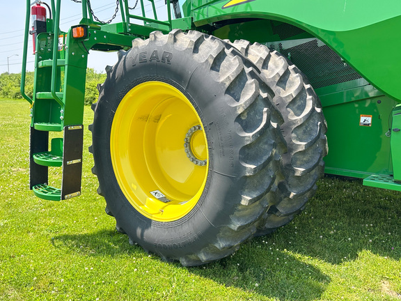 2022 John Deere S770 Combine