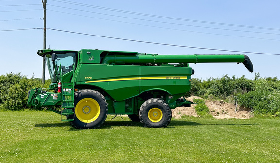 2022 John Deere S770 Combine