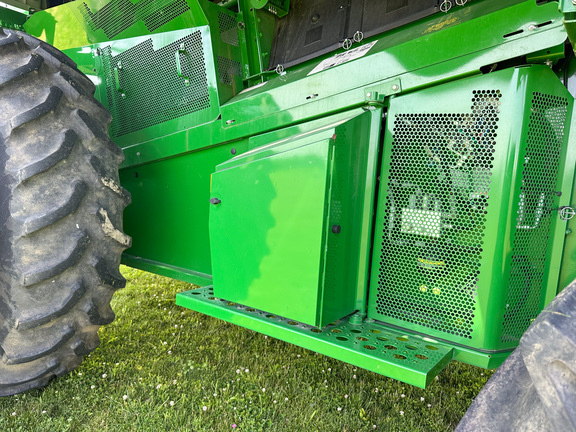 2022 John Deere S770 Combine