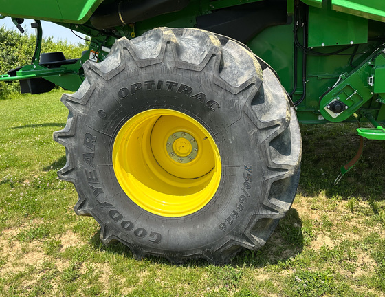 2022 John Deere S770 Combine