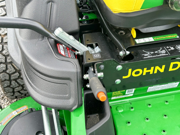 2023 John Deere Z950M Mower/Zero Turn