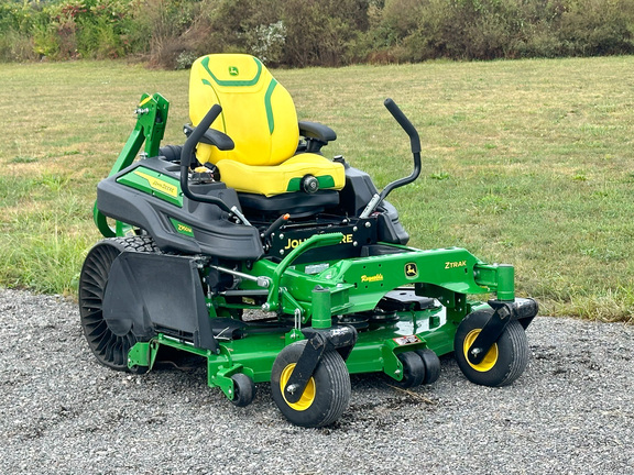 2023 John Deere Z950M Mower/Zero Turn